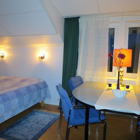 Dessans Cafe & Logi Hotel Pello Стая снимка