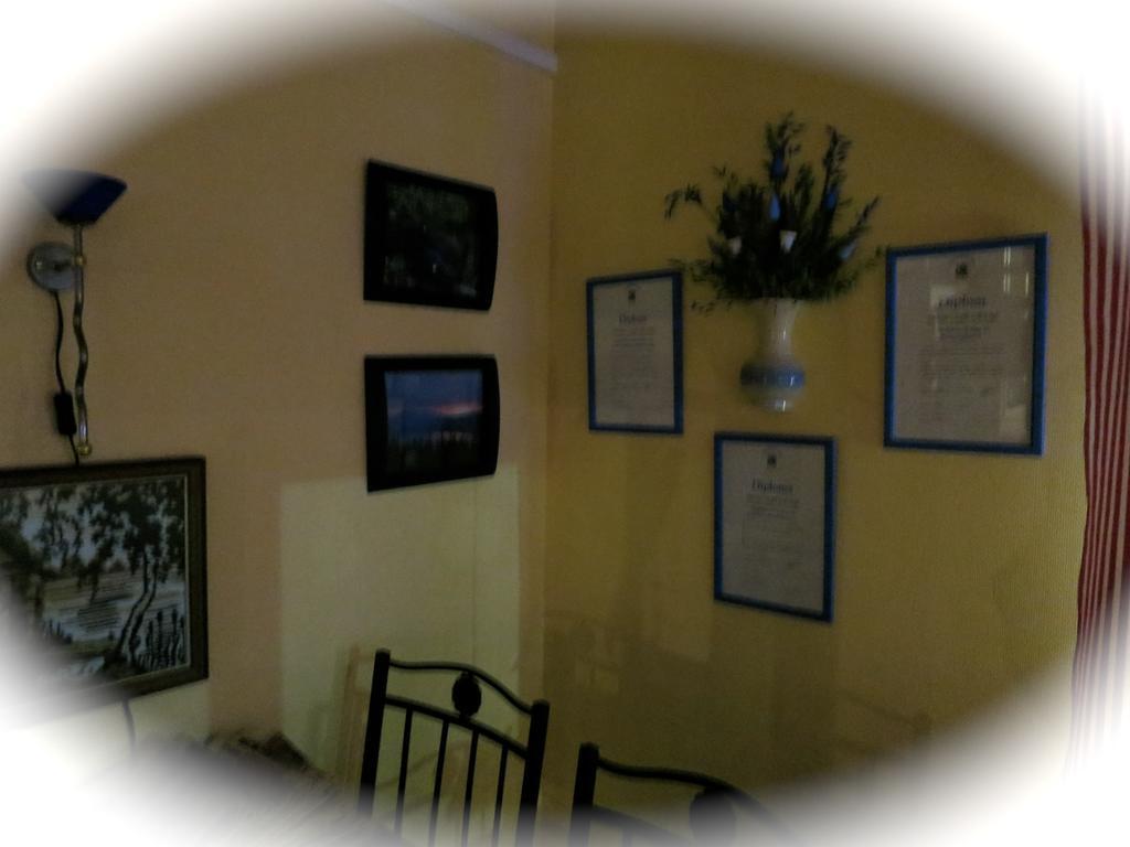 Dessans Cafe & Logi Hotel Pello Екстериор снимка